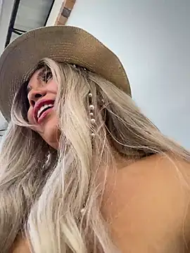 IsaSantoDomingo online show from 11.29.25