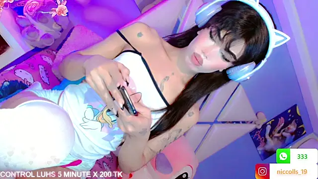 Snapshot of Adara_Princess_ chatting on 11.26.25 Adara Princess online show from 11.26.25