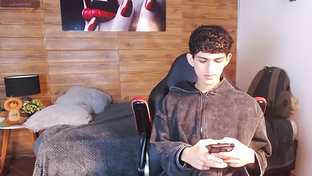 Michaelkoiv online show from 03.30.26