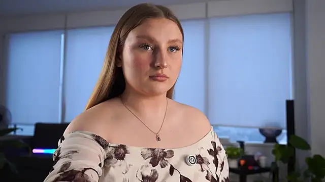 Snapshot of RemediosStrekas chatting on 12.03.25 RemediosStrekas online show from 12.03.25