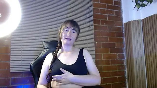 Snapshot of tiffanyrose03 chatting on 11.28.25 tiffanyrose03 online show from 11.28.25