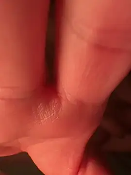 Snapshot of powq05 chatting on 11.26.25 powq05 online show from 11.26.25