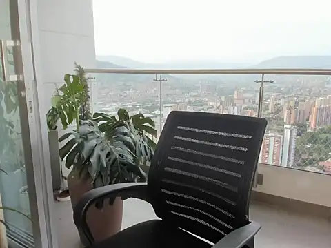 Snapshot of anny_beiker chatting on 06.26.26 anny beiker online show from 06.26.26