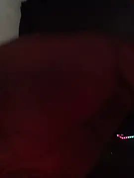 Snapshot of theyllorwillian chatting on 05.15.26 theyllorwillian online show from 05.15.26