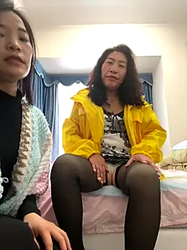 Snapshot of 22xiaopingguo chatting on 11.30.25 22xiaopingguo online show from 11.30.25