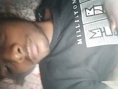 Snapshot of male_hub chatting on 11.28.25 male hub online show from 11.28.25