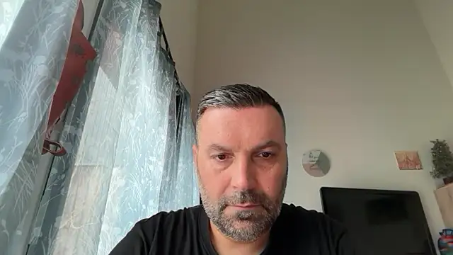 Snapshot of coolsmith81 chatting on 06.05.26 coolsmith81 online show from 06.05.26