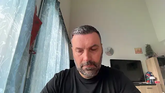 Snapshot of coolsmith81 chatting on 06.11.26 coolsmith81 online show from 06.11.26