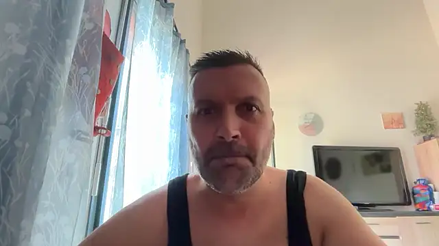 Snapshot of coolsmith81 chatting on 06.24.26 coolsmith81 online show from 06.24.26