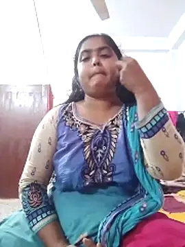 Snapshot of Rumpa-10 chatting on 11.30.25 Rumpa-10 online show from 11.30.25