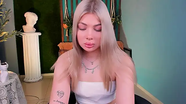 HyileyClark online show from 02.03.26