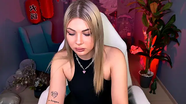 HyileyClark online show from 03.02.26