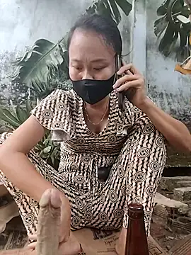 Snapshot of LoveDirty3x chatting on 11.29.25 LoveDirty3x online show from 11.29.25