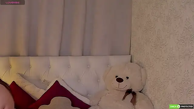 Snapshot of StellaGregory chatting on 04.28.26 StellaGregory online show from 04.28.26