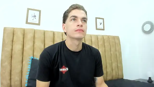 Snapshot of AUSTIN-PRRR chatting on 11.27.25 AUSTIN-PRRR online show from 11.27.25