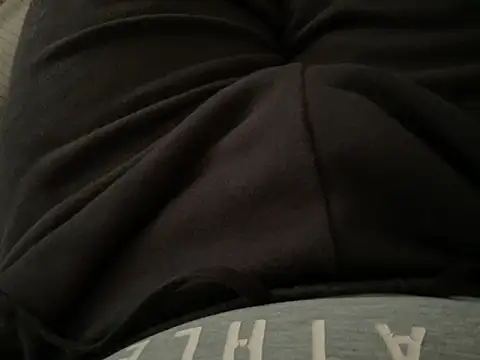 erdestruttor18 online show from 04.17.26