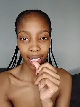 Snapshot of MsParisSmith chatting on 12.14.25 MsParisSmith online show from 12.14.25