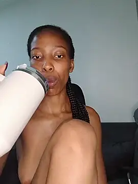 MsParisSmith online show from 02.15.26