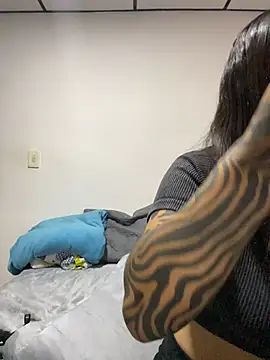 Snapshot of Alana_Arang chatting on 11.27.25 Alana Arang online show from 11.27.25