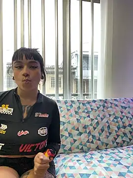 Snapshot of Alana_Arang chatting on 11.28.25 Alana Arang online show from 11.28.25