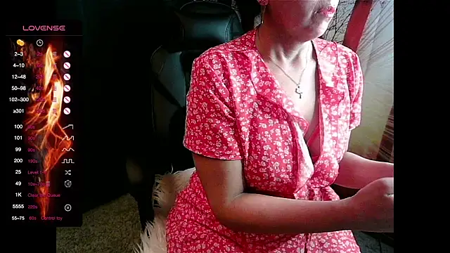 Snapshot of Whisperingfire chatting on 04.29.26 Whisperingfire online show from 04.29.26
