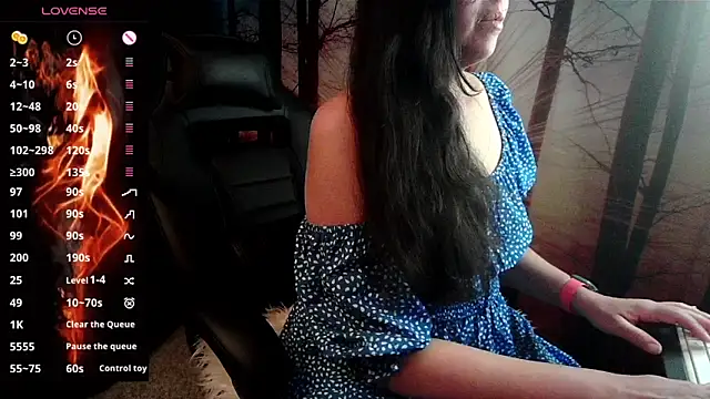 Snapshot of Whisperingfire chatting on 05.19.26 Whisperingfire online show from 05.19.26