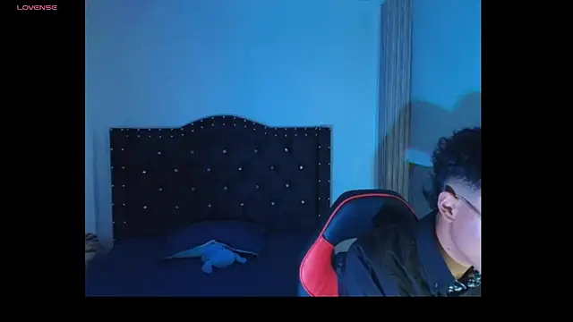 thian blakee online show from 11.29.25