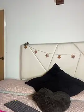 Snapshot of _madisonfoxxx1 chatting on 11.30.25 madisonfoxxx1 online show from 11.30.25