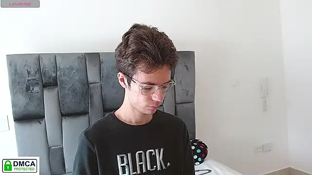 SaccharineSin online show from 11.28.25