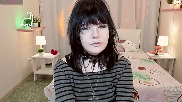 Snapshot of RamonaKlein chatting on 12.01.25 RamonaKlein online show from 12.01.25