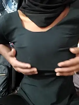 Zoyaa-Zubair online show from 12.21.25