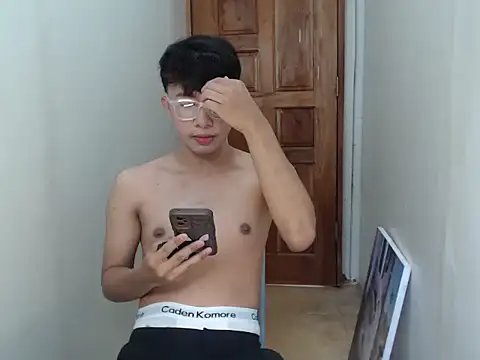 asiantwink0000 online show from 12.20.25