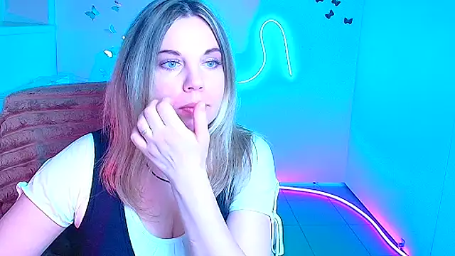 Amanda Swannn online show from 04.09.26