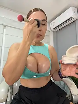 Snapshot of AnnaJaimes chatting on 05.26.26 AnnaJaimes online show from 05.26.26