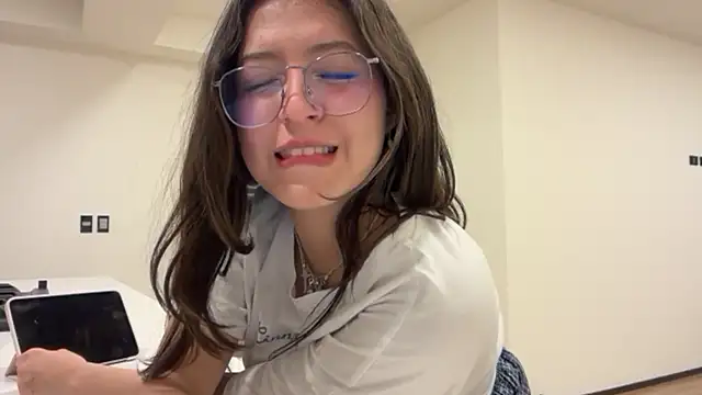 Snapshot of Alicatcua_ chatting on 06.23.26 Alicatcua online show from 06.23.26