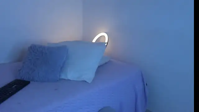 violetaebony online show from 12.15.25