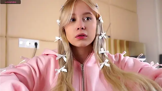 AunclreaVache online show from 02.27.26