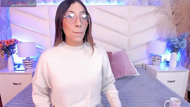 Lizzi Hotman  online show from 02.05.26