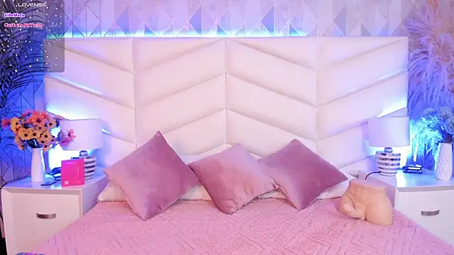 Lizzi Hotman  online show from 03.18.26