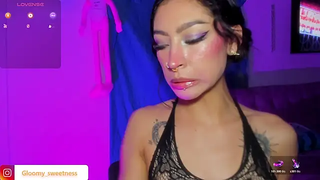 Snapshot of Ounla_Sweet chatting on 05.04.26 Ounla Sweet online show from 05.04.26