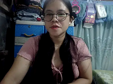 Snapshot of xxdreamgirl69 chatting on 04.27.26 xxdreamgirl69 online show from 04.27.26