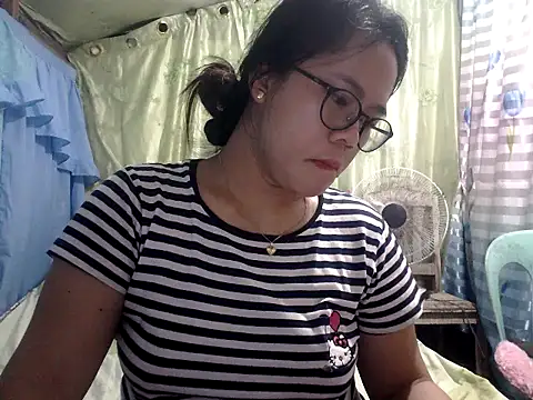 Snapshot of xxdreamgirl69 chatting on 04.30.26 xxdreamgirl69 online show from 04.30.26