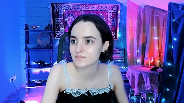 KateWillows online show from 03.13.26