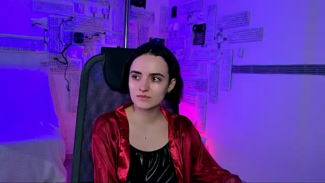 KateWillows online show from 03.15.26