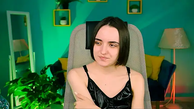 KateWillows online show from 04.06.26