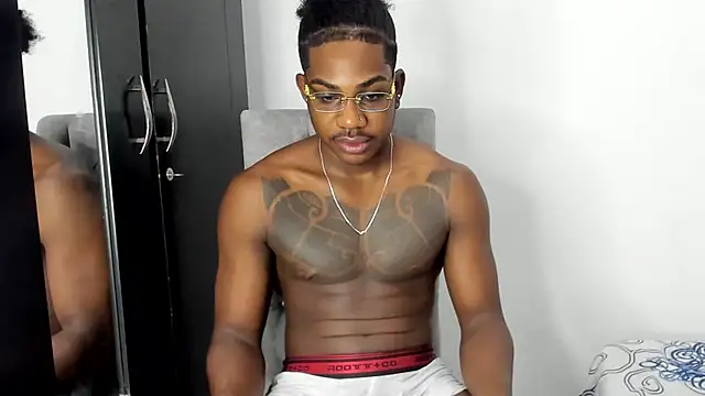 Snapshot of Darktemp_ chatting on 03.04.26 Darktemp online show from 03.04.26