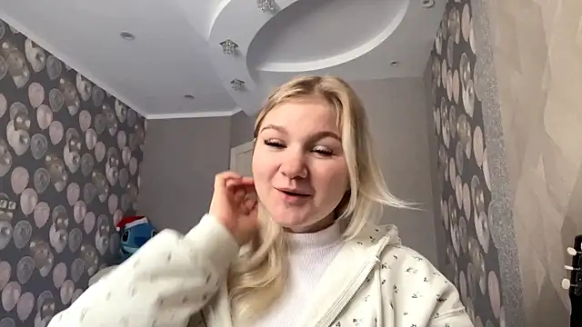 NicolleArrowsmith online show from 02.23.26