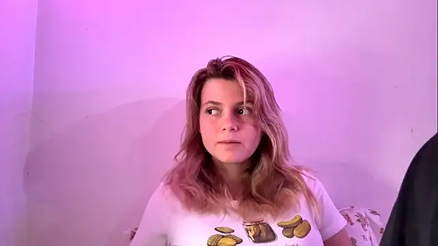 Snapshot of AlanaPostell chatting on 12.02.25 AlanaPostell online show from 12.02.25