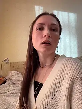 Snapshot of ZaraHill chatting on 12.01.25 ZaraHill online show from 12.01.25