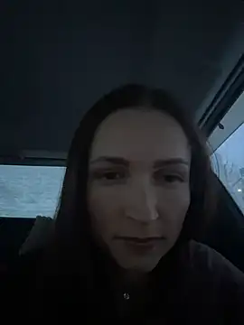 ZaraHill online show from 12.20.25